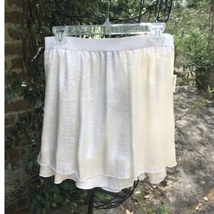Living Doll- IVORY TIERED MINI SKIRT- Size Large- NWT